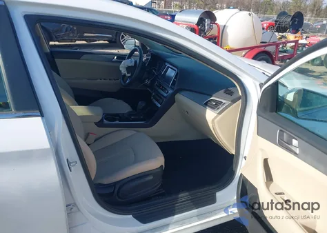 2019 Hyundai Sonata Se из США, поврежденный, VIN 5NPE24AF8KH744607